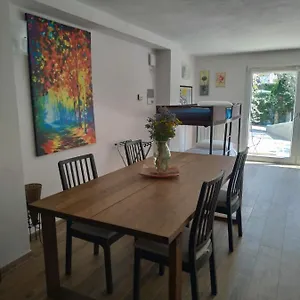 https://poggio-gherardo.it-tuscanyhotel.com
